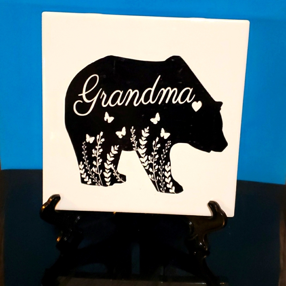 Grandma bear tile